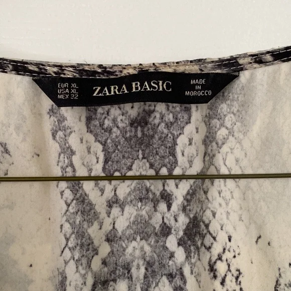 Zara Basic snake print mini fit and flare dress - Picture 3 of 4